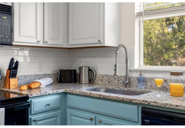 6519 W NEWBERRY RD #A7 Condo photo 10