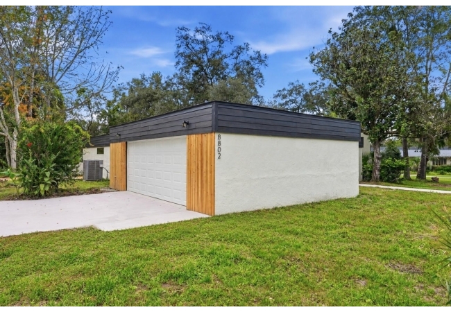 8802 NW 6TH PL House photo 1