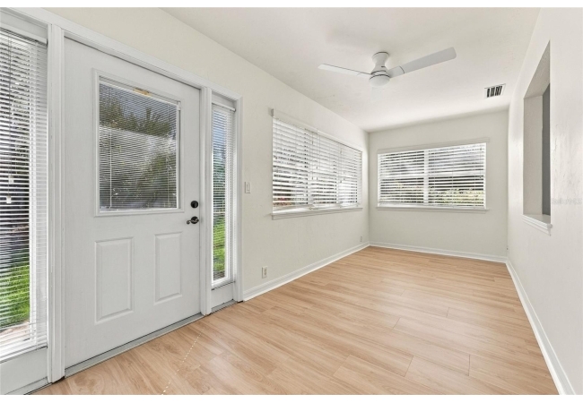 1055 NW 89TH DR House photo 12
