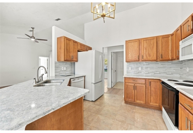 1055 NW 89TH DR House photo 13