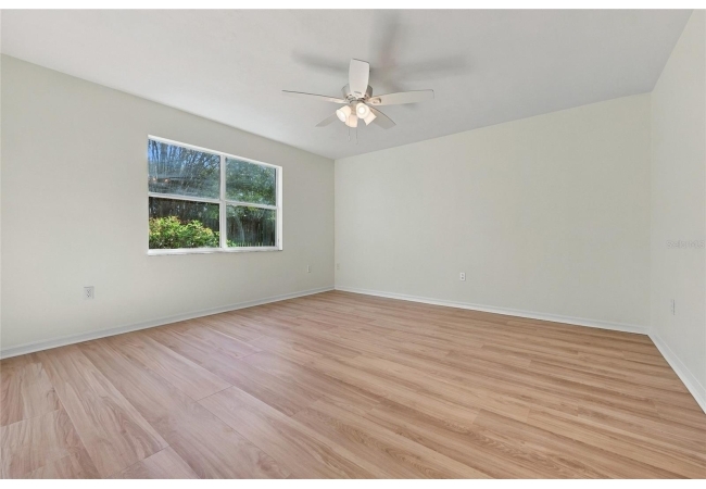 1055 NW 89TH DR House photo 18