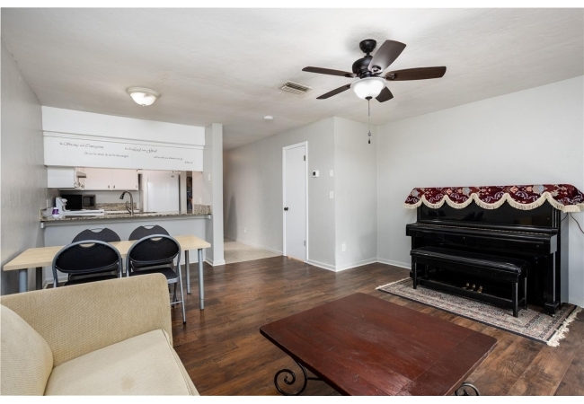 2635 SW 35TH PL #902 Condo photo 13