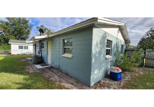 1528 SE 12TH PL House photo 18