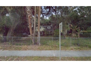 1904 E UNIVERSITY AVE