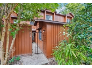 5606 SW 8TH PL