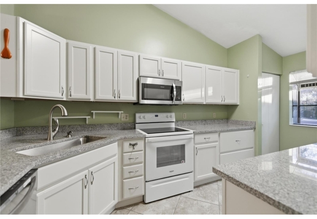 832 SW 50TH WAY Condo photo 13