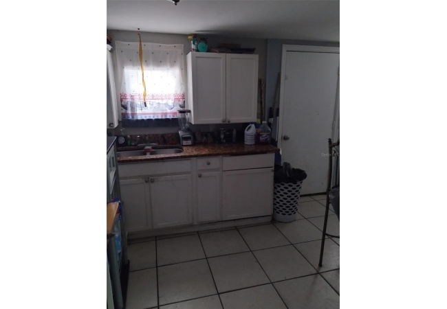 811 NE 20TH ST #A & B House photo 4