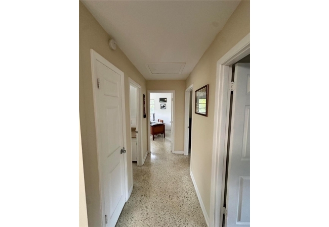 1000 NW 39TH DR House photo 13