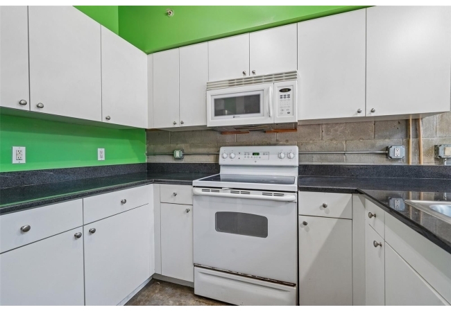 2515 SW 35TH PL #103 Condo photo 10