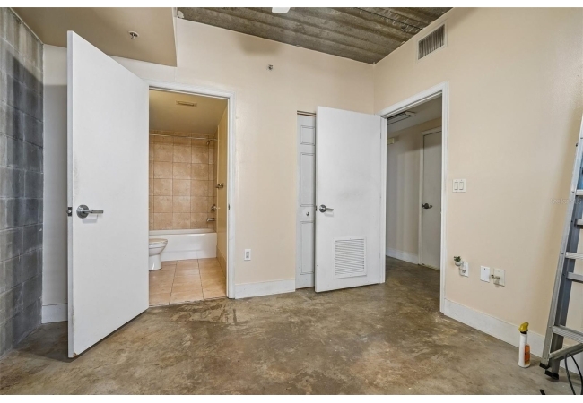 2515 SW 35TH PL #103 Condo photo 13