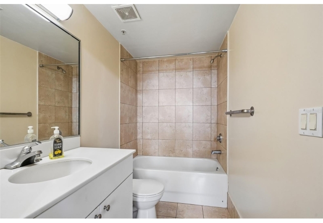 2515 SW 35TH PL #103 Condo photo 14