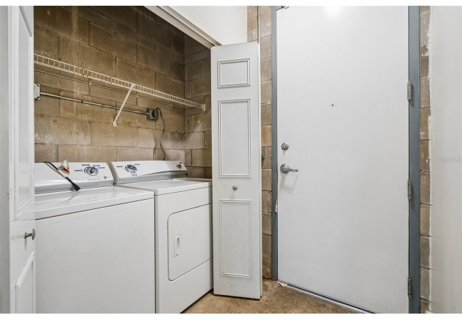 2515 SW 35TH PL #103 Condo photo 15