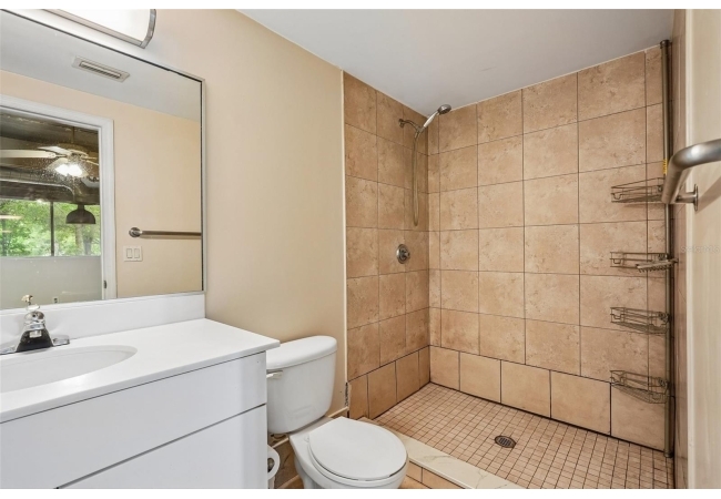 2515 SW 35TH PL #103 Condo photo 20