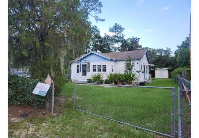 1427 SE 1ST AVE House photo 1