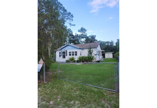 1427 SE 1ST AVE House photo 2
