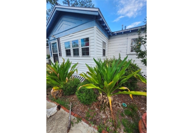 1427 SE 1ST AVE House photo 4