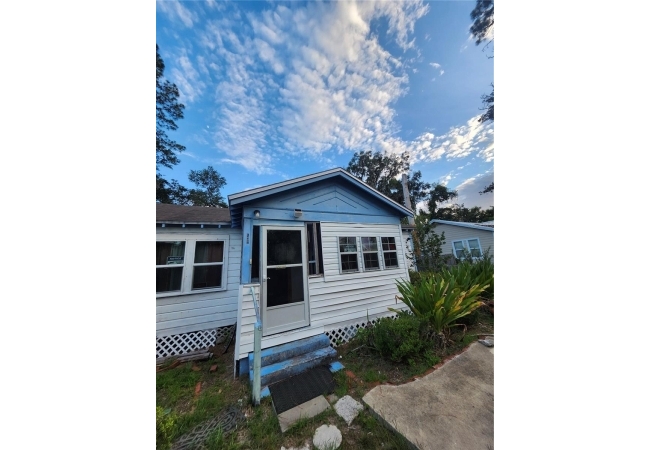 1427 SE 1ST AVE House photo 5