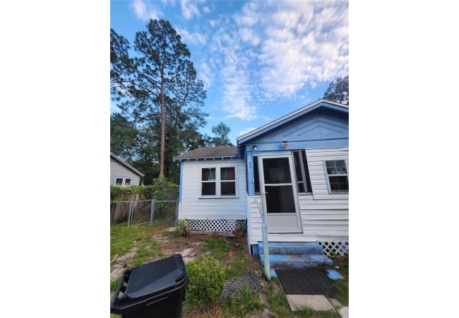 1427 SE 1ST AVE House photo 6