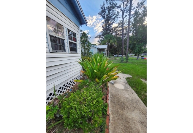 1427 SE 1ST AVE House photo 12