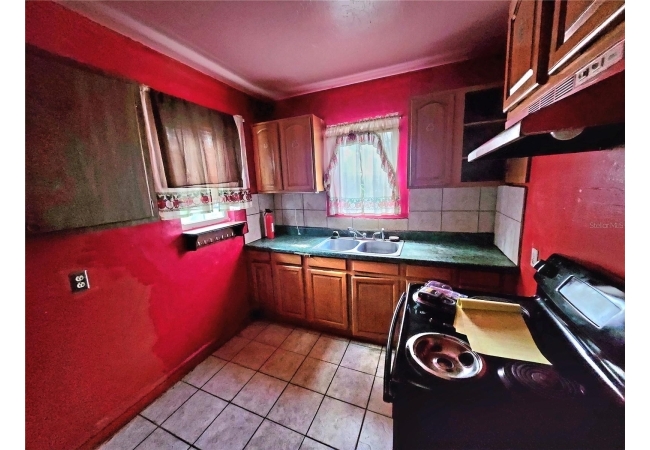 1427 SE 1ST AVE House photo 29