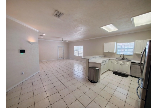 4807 NW 78 RD House photo 12