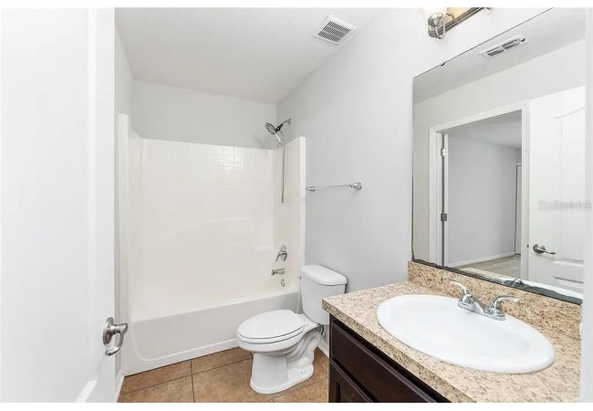 1048 NW 233RD DR House photo 17