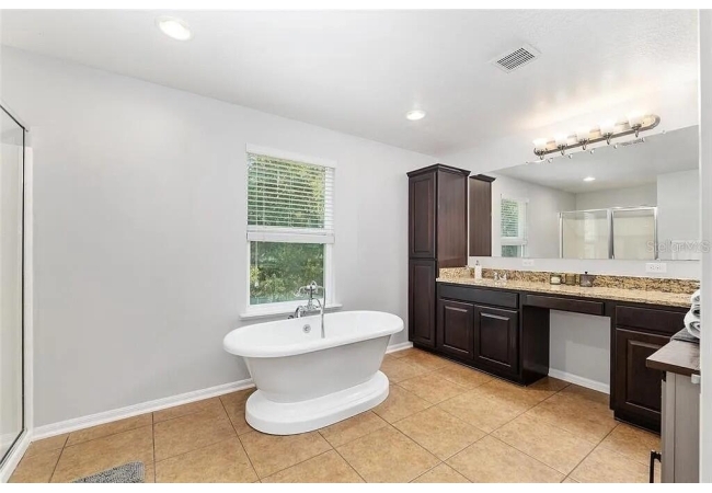 1048 NW 233RD DR House photo 25