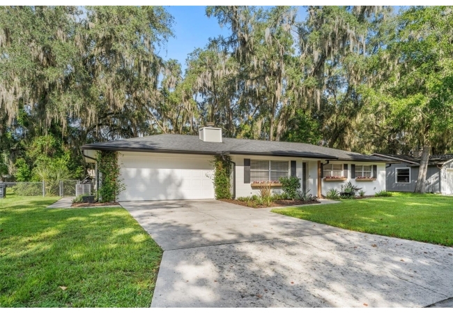 2410 NW 54TH TER House photo 3