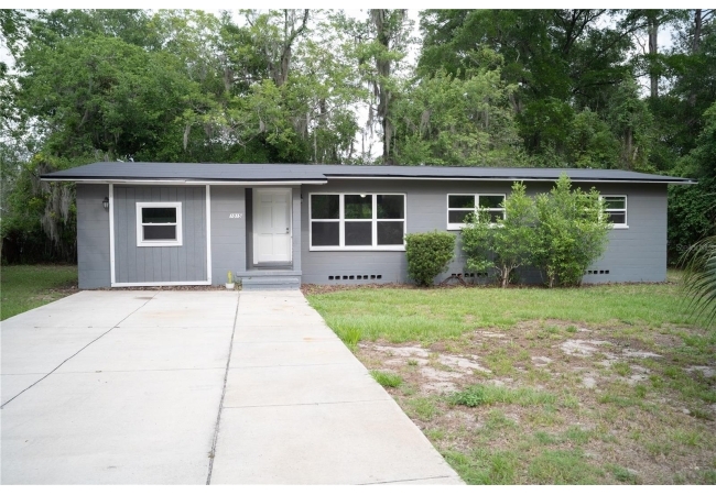 1015 SE 10TH TER House photo 1