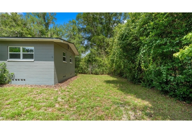 1015 SE 10TH TER House photo 6