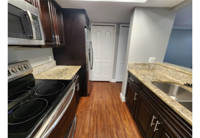 823 SW 58TH TER Condo photo 12