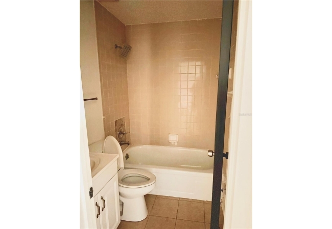 3507 NW 21ST DR Condo photo 10