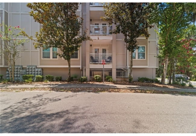 835 SW 9TH ST #101 Condo photo 2