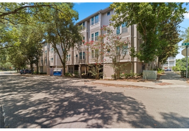 835 SW 9TH ST #101 Condo photo 4
