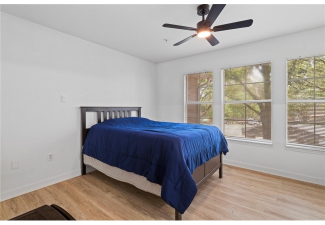 835 SW 9TH ST #101 Condo photo 6