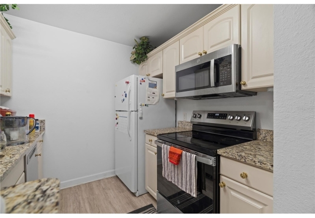 835 SW 9TH ST #101 Condo photo 19