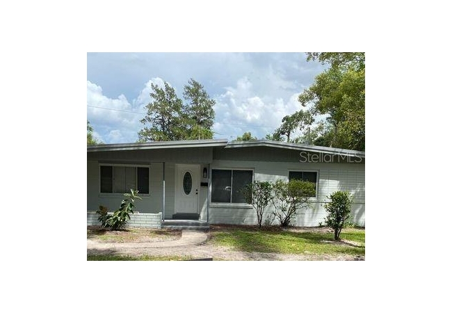 1115 NE 5TH PL House photo 1