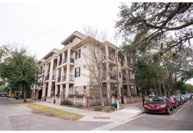 St. Charles is located just 3 BLOCKS from the Northeast corner of UF campus. Walk to classes or the stadium!