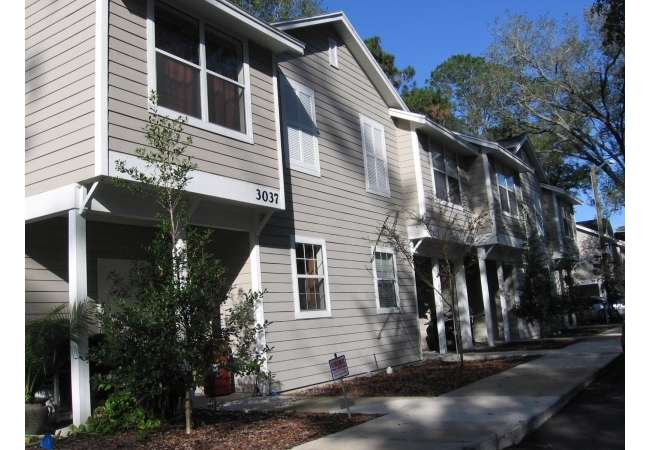 Archer Lane is a newer construction condominium located off of Old Archer Road.